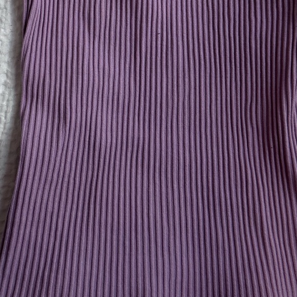 ARITZIA Lilac ribbed tank top - Picture 6 of 6